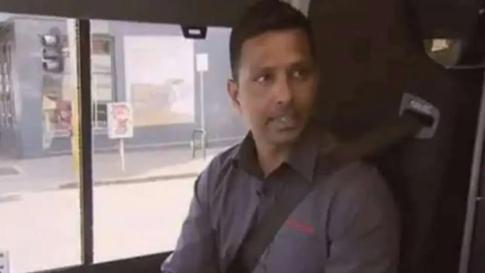 তাঁরা তিন জনেই চাকরি করেন ফরাসি সংস্থা ‘ত্রান্সদেব’-এ। তবে ক্রিকেট সম্পূর্ণ বিদায় নেয়নি তাঁদের জীবন থেকে। তিন জনেই ক্লাব ক্রিকেট খেলেন। তার পরেও বাধ্য হয়েছেন বাস চালানোর মতো কাজ করতে।