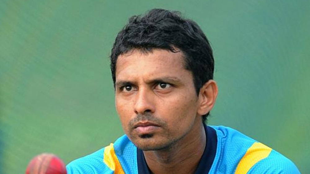 ২০১১ সালের বিশ্বকাপ দলে তিনি প্রথমে জায়গা পাননি। পরে আহত অ্যাঞ্জেলো ম্যাথিউজের বদলে তিনি ডাক পান। খেলেছিলেন ভারতের বিরুদ্ধে ফাইনালেও।