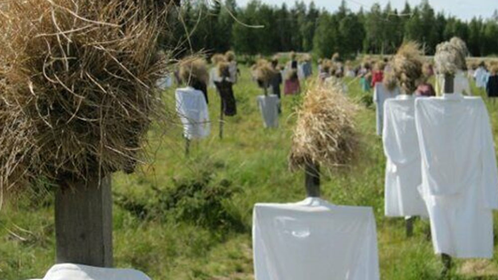 কিন্তু পরবর্তীকালে সেগুলিকে এই স্থানে নিয়ে আসা হয়। নিয়ে আসার কারণ নিয়েও ভিন্ন মত রয়েছে।
