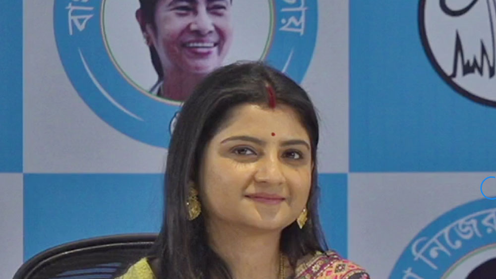 বৃহস্পতিবার রাজনীতির জগতে পা রাখলেন কীর্তনশিল্পী অদিতি। যোগ দিলেন তৃণমূলে। ২০২১ বিধানসভা নির্বাচনে তিনি তৃণমূল প্রার্থী হিসেবে প্রতিদ্বন্দ্বিতা করবেন রাজারহাট গোপালপুর কেন্দ্র থেকে। ২০১১ এবং ২০১৬ সালে এই কেন্দ্র থেকে তৃণমূলপ্রার্থী হিসেবে জয়ী হন পূর্ণেন্দু বসু।