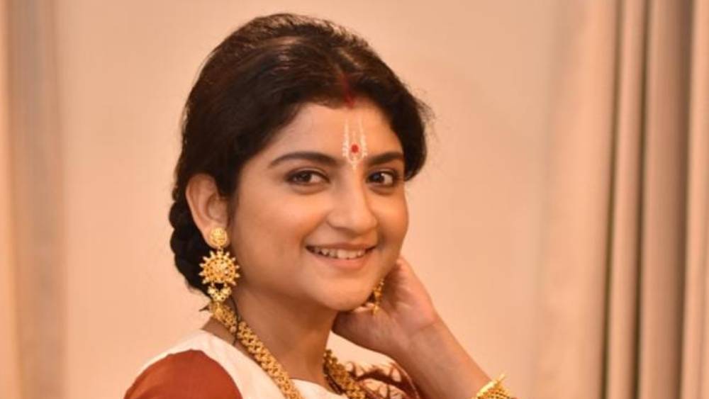 গানবাজনা থেকে সাজপোশাক, সবকিছুতেই অদিতির পছন্দ বাংলা এবং বাঙালির সংস্কৃতি। ২০১৫ সালে সারেগামাপা-এ অংশগ্রহণের আগে অডিশনে তাঁর হিন্দি গানের ভাণ্ডার বেশি সমৃদ্ধ ছিল না। কীর্তনের বাইরে জানতেন না বিশেষ বাংলা গানও। তাঁর কীর্তনেই মুগ্ধ হন বিচারকরা।