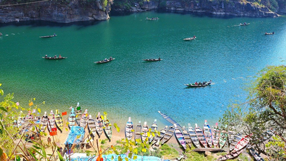 মেঘালয়ের ওই পাহাড়ি গ্রামটিও হল এশিয়ার মধ্যে সবচেয়ে পরিষ্কার গ্রাম। যা ভারত এবং বাংলাদেশের সীমান্তের কাছে রয়েছে।