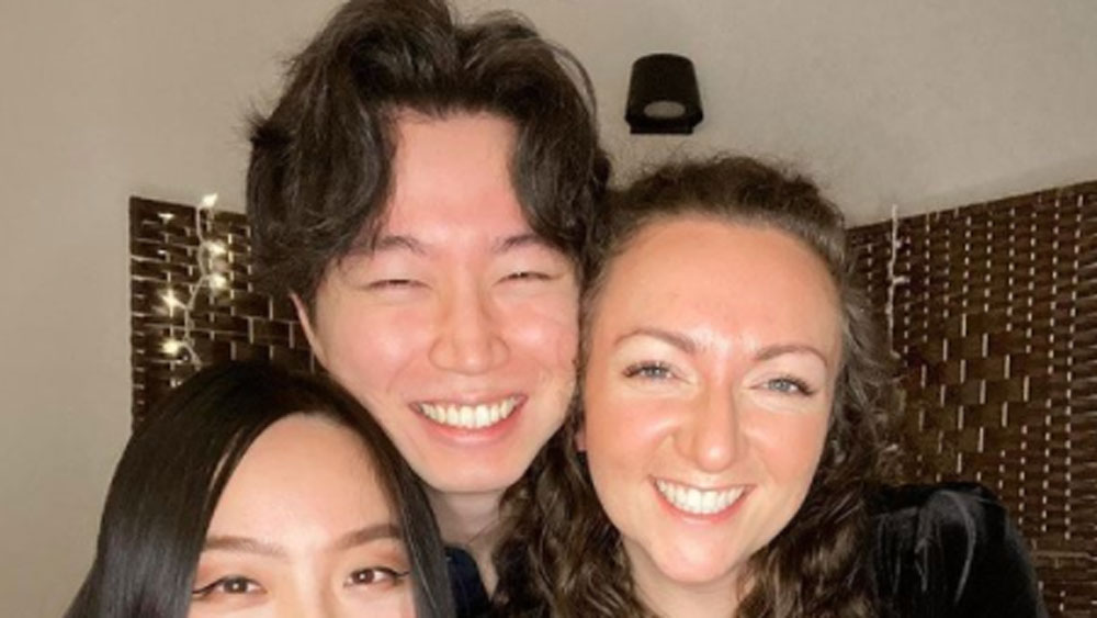 নিজের এই অভিজ্ঞতার কথা সম্প্রতি নেটমাধ্যমের পাতায় পোস্ট করেছেন তিনি। কয়েকটি ভাগে ভাগ করে ভিডিয়ো পোস্ট করেছেন। রোমাঞ্চকর সেই ভিডিয়ো রাতারাতি ভাইরাল হয়ে যায়।