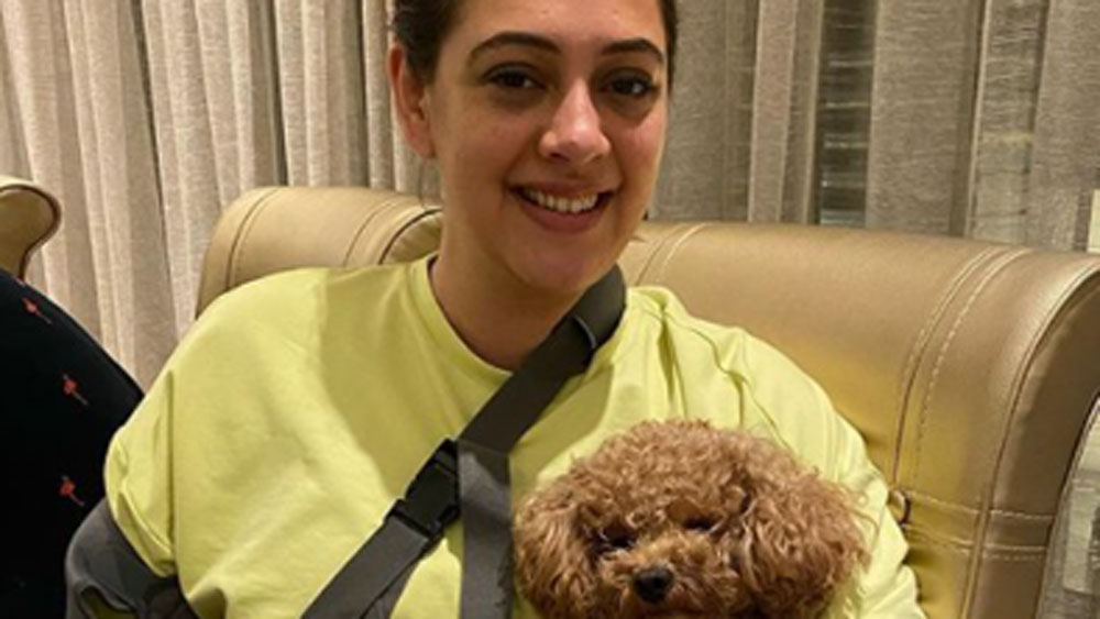 যদিও ২০১৩ সালে এই ফ্ল্যাটটি কিনেছিলেন যুবরাজ। সে সময় এর দাম পড়েছিল ৬৪ কোটি টাকা। বিয়ের পরই মূলত স্ত্রীর সঙ্গে এই ফ্ল্যাটে পাকাপাকি ভাবে থাকতে শুরু করেন।