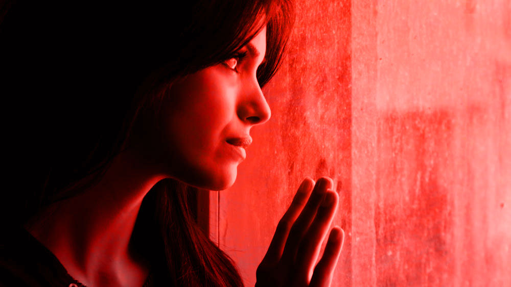 ‘মরবে নারী, উড়বে ছাই, তবে নারীর গুণ গাই’।