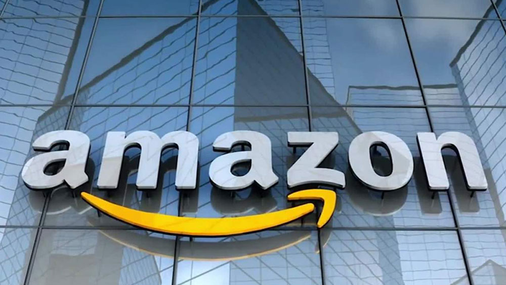 অতিমারির সময়ে অ্যামাজনের শেয়ারের দাম বেড়ে যাওয়ায় তাঁর সম্পত্তির পরিমাণও আরও বেড়ে গিয়ে গিয়েছে। এখন তাঁর সম্পত্তির পরিমাণ ৫ পাজার ৩৫০ কোটি ডলার।