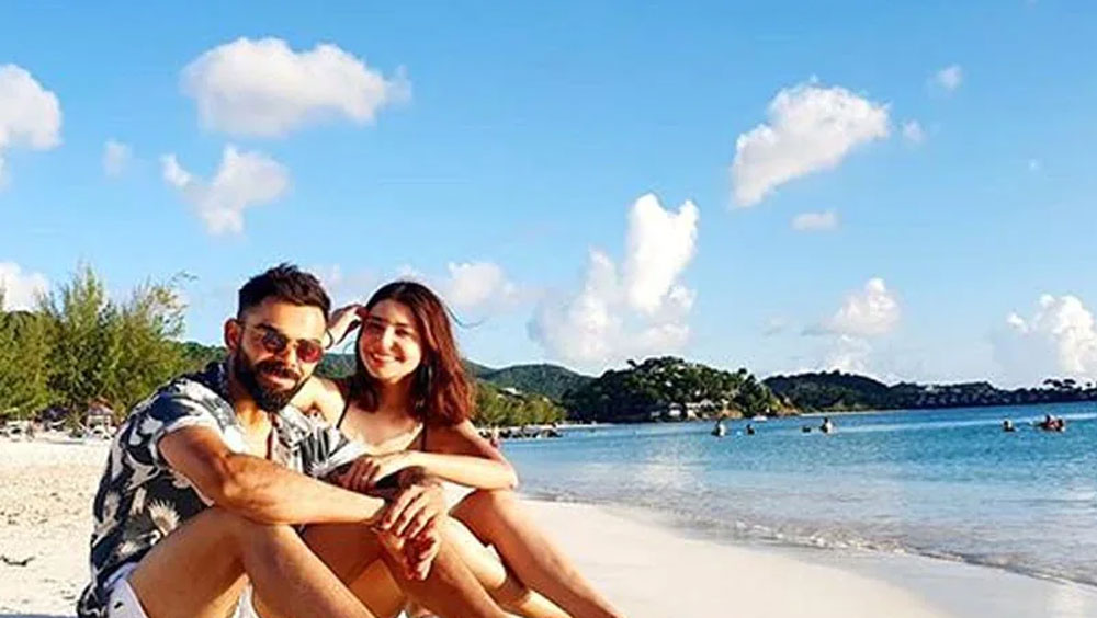 এ ছাড়াও প্রচুর নামী সংস্থার বিজ্ঞাপনী মুখ বিরাট। সেখান থেকেও মোটা টাকা উপার্জন করেন তিনি। বিরাটের জীবনযাপনও খুব উঁচু দরের। তাঁর ব্যবহার্য সমস্ত সামগ্রীই নামজাদা সংস্থার। বিরাটের ব্যবহার্য জিনিসের মধ্যে সবচেয়ে দামি ৫টি কী কী জানেন?