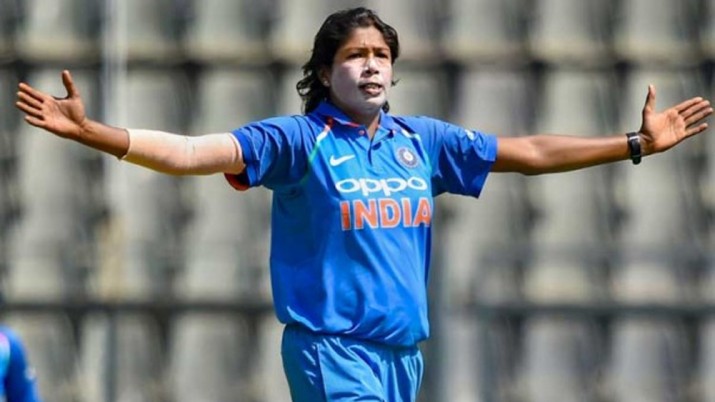 ঝুলনের পারফরম্যান্স এখনও ক্রিকেট নয়, ‘মেয়েদের ক্রিকেট’। স্পনসর, খ্যাতি, প্রচার, সম্মান, এ সবের কথা না ভেবে শুধু ক্রিকেটকে ভালবেসে তাঁরা পা রেখেছিলেন বাইশ গজে। সে দিনের তুলনায় মেয়েদের ক্রিকেট হাঁটিহাঁটি পা করে যতটা এগিয়েছে, তার জন্য ঝুলন অন্যতম অনুঘটক।