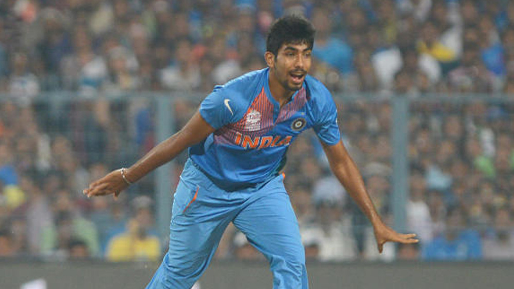 কনে কে?  আপাতত এই প্রশ্ন ঘুরপাক খাচ্ছে যশপ্রীত বুমরাকে ঘিরে। ‘ব্যক্তিগত কারণে’ ক্রিকেট থেকে ছুটি নেওয়া ফাস্ট বোলারকে ঘিরে ক্রমেই বাড়ছে রহস্য। শোনা যাচ্ছে, তিনি গোয়ায় বিয়ে করতে চলেছেন।