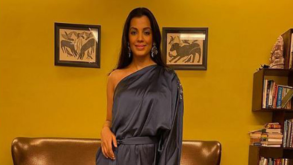 মধুর ছাড়াও প্রযোজক মধু মান্টেনার সঙ্গে মুগ্ধার প্রেমের সম্পর্ক ছিল বলে শোনা যায়। কিন্তু তাঁরা দু’জনেই এই গুঞ্জন অস্বীকার করেন। 