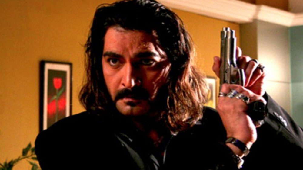 বরাবরই অভিনয়ে অত্যন্ত সাবলীল ছিলেন। থিয়েটারে তাঁর অভিনয় দেখে ‘ব্যান্ডিড কুইন’-এর জন্য যোগাযোগ করেন পরিচালক শেখর কপূর। ছবির জন্য তিনি থিয়েটারের অভিনেতাই চেয়েছিলেন।