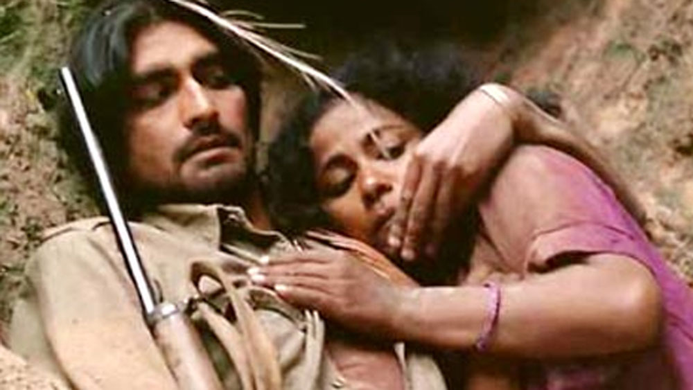 তিনি নির্মল পাণ্ডে। ‘ব্যান্ডিড কুইন’, ‘দায়রা’, ‘ট্রেন টু পাকিস্তান’, ‘গডমাদার’-এর মতো সফল ছবিতে অভিনয় করেছেন তিনি।