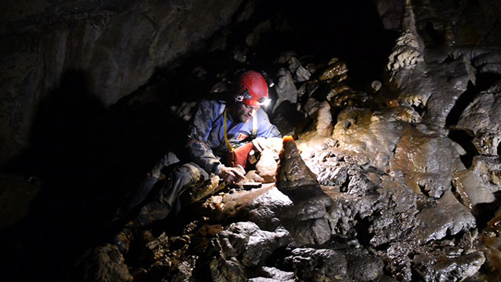২০১৫ সালে একদল গুহা অনুসন্ধানকারী এই খুলির খোঁজ পেয়েছিলেন। উত্তর ইটালির মার্সেল লবেন গুহার মধ্যে এই রহস্যজনক খুলির খোঁজ পান তাঁরা।