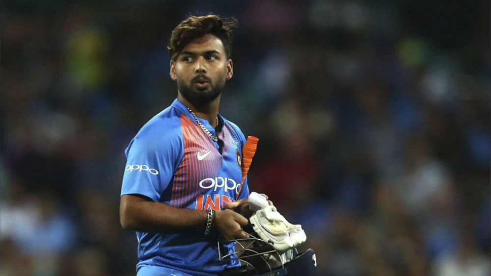 ঋষভ পন্থ: সাদা বলের ক্রিকেটে ফের সুযোগ পন্থের সামনে। লাল বলের খেলায় তিনি সফল। এ বার সুযোগ নীল জার্সিতেও নিজের জায়গা পাকা করার। টি২০-তে এত দিন রাহুলকে দিয়ে উইকেটরক্ষণের কাজ করাত ভারত। পন্থ ফেরায় তিনিই থাকবেন সেই দায়িত্বে।