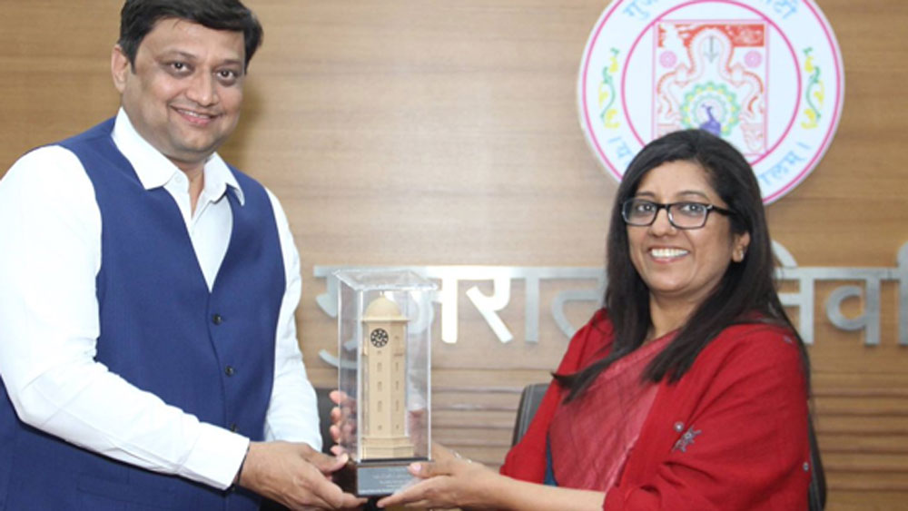 কর্মক্ষেত্রে প্রচুর পুরস্কারও পেয়েছেন অঞ্জু। ২০১১ সালে প্রধানমন্ত্রী পুরস্কার, রাষ্ট্রীয় স্বাস্থ্য বিমা যোজনার উপর কাজ করে পুরস্কার পেয়েছেন। ঝুলিতে রয়েছে আরও অনেক পুরস্কার।