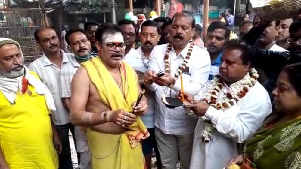 তারকেশ্বরেও মমতার আরোগ্য কামনায় পুজো।