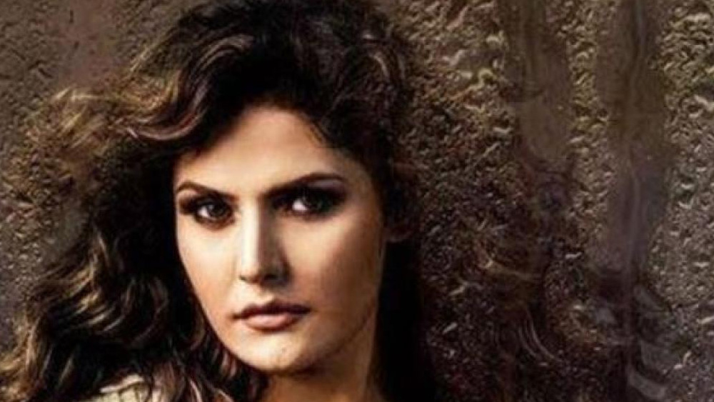 ব্যর্থ হলেও জারিনের কাছে সুযোগের অভাব হয়নি। ‘হেট স্টোরি থ্রি’, ‘অকসর টু’, ‘১৯২১’-সহ বেশ কিছু ছবিতে অভিনয় করেন তিনি। কিন্তু নায়িকা হিসেবে তাঁর পরিচিতি থেকে যায় কিছুটা মলিনই।