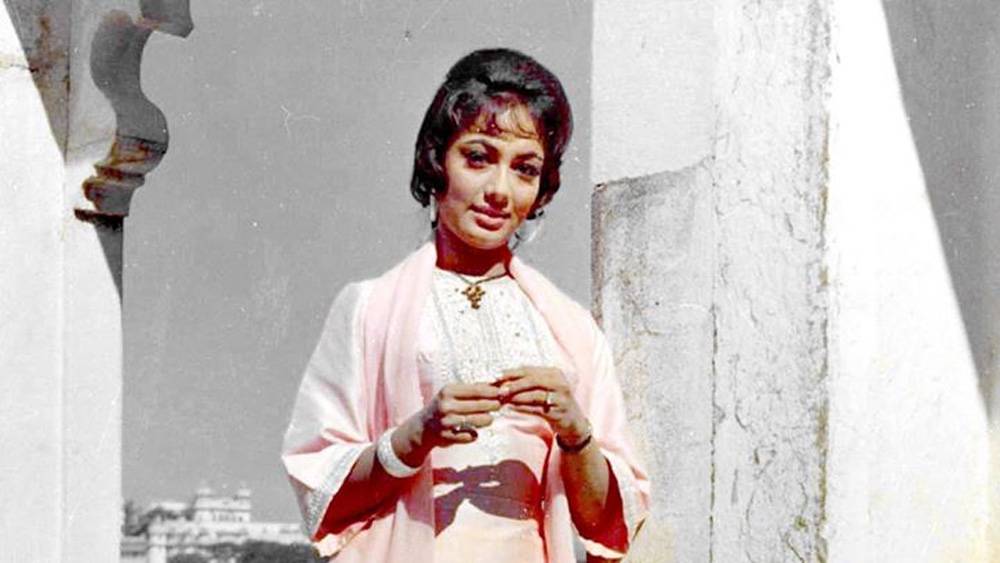 অভিনয় ছেড়ে দেওয়ার পরে দু’ একটি ছবি পরিচালনা ও প্রযোজনা করেছিলেন সাধনা। তবে তার পরে ইন্ডাস্ট্রি থেকে নিজেকে সম্পূর্ণ সরিয়ে নিয়েছিলেন।