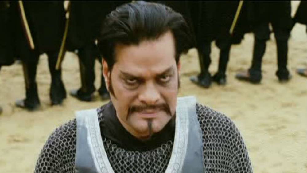 অভিনয় ভাল করলেও রাজেশের চলার পথে অন্তরায় হয়ে দাঁড়াত তাঁর চেহারা। নায়কোচিত ছিলেন না কোনও দিনই। মূল খলনায়কের সহকারী, পুলিশ ইনস্পেক্টর— এই ধরনের চরিত্রেই অভিনয় করতেন তিনি।