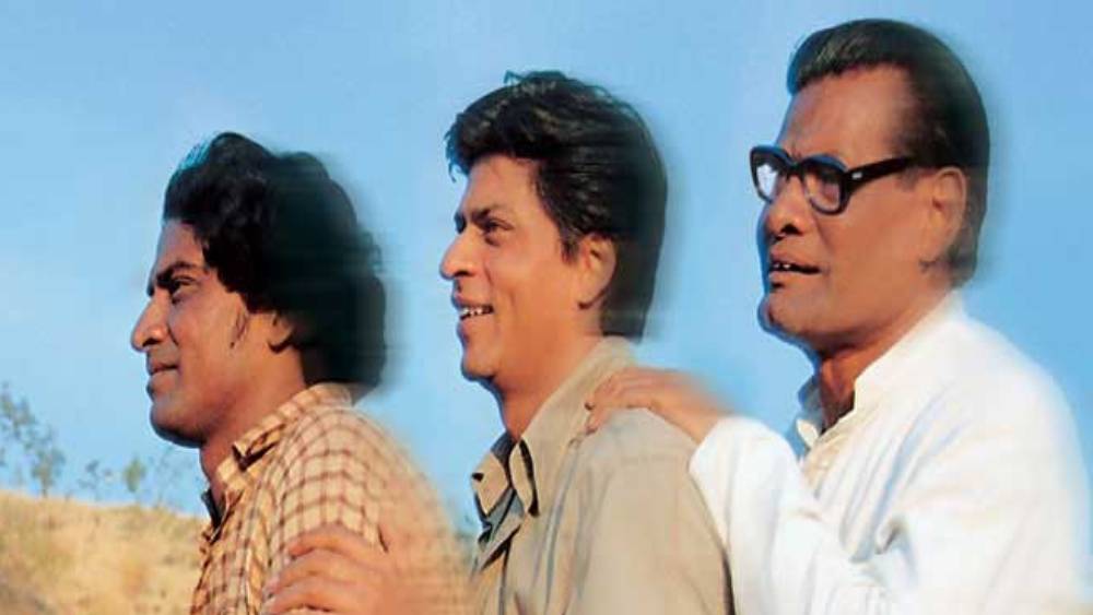 ২০০৪ সালে আশুতোষ গোয়ারিকর তাঁকে সুযোগ দেন ‘স্বদেশ’ ছবিতে। শাহরুখ খানের এই ছবিতে ‘পোস্টম্যান’-এর চরিত্রে রাজেশের অভিনয় দর্শকমনে দাগ কেটে গিয়েছিল। এ ভাবে বড় বড় ছবিতে ছোট ভূমিকায় অভিনয় করেই খুশি থাকতে হয়েছিল তাঁকে।