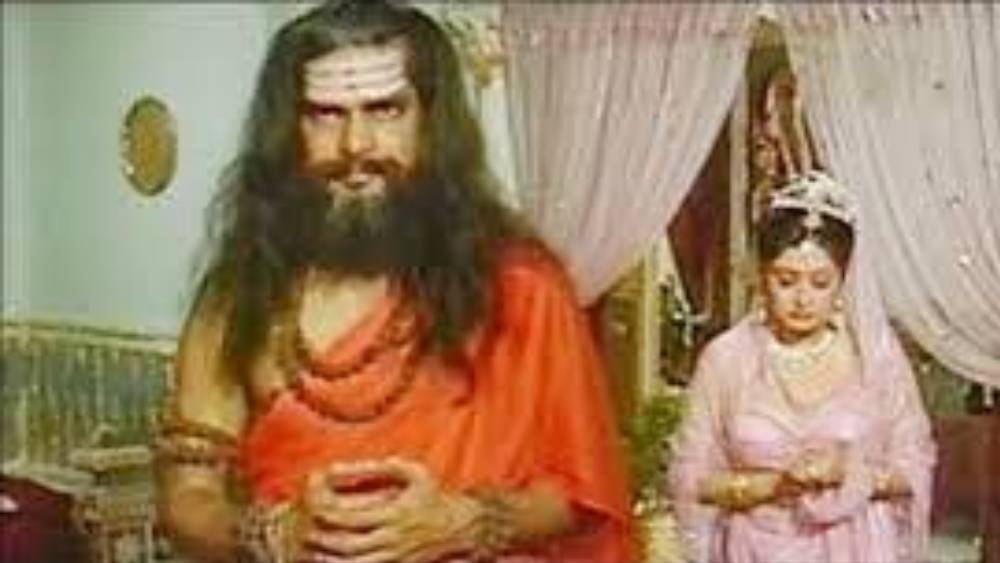 টেলিভিশনেও রাজেশের অভিনয় ভাল লেগেছিল দর্শকদের। ‘ভারত এক খোঁজ’-এ আকবর, ‘মহাভারত’-এ বেদব্যাসের চরিত্রে তিনি অভিনয় করেছিলেন। কিন্তু কোথাও যেন আটকে থাকতে হয়েছিল সীমিত পরিসরেই।