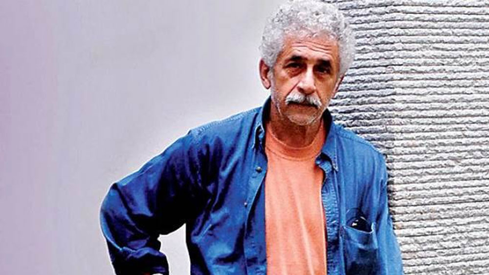 ওই মন্তব্যের জন্য পরে সকলের কাছে ক্ষমাও চাইতে হয়েছিল। ঘটনাটি ২০১৬ সালের। এক সাক্ষাৎকারে সাতের দশকের ছবি এবং অভিনেতাদের নিয়ে তাঁর দৃষ্টিভঙ্গি কী, তা জানতে চাওয়া হয়।