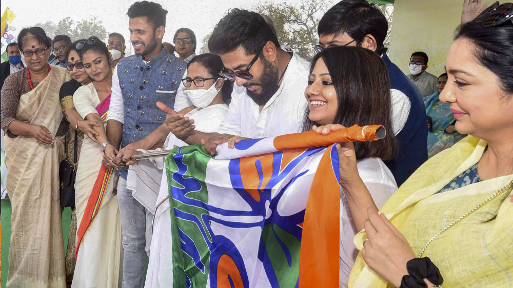 এই সমস্ত খাতে তাঁর স্বামীর বিনিয়োগ রয়েছে ৫৮ লাখ ৩৫ হাজার টাকা।