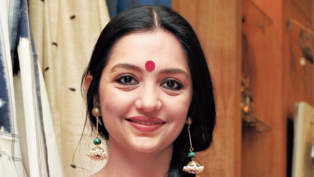 জুনের বাড়ি বালিগঞ্জে। বালিগঞ্জ সার্কাস অ্যাভিনিউয়ে। ৫০ বছরের এই তারকা প্রার্থীর স্বামীর নাম সৌরভ চট্টোপাধ্যায়। তিনি পেশায় একজন ব্যবসায়ী।