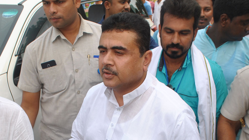 হলফনামা অনুযায়ী শুভেন্দুর নিজস্ব কোনও গাড়ি বা সোনাদানা নেই।