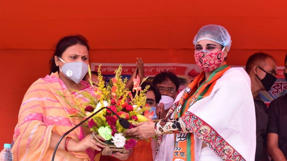 এ ছাড়াও জিপিএফ-এ ১১ লক্ষ ৪ হাজার ২৮৫ টাকা রয়েছে ভারতীর। জাতীয় পেনশন খাতে ৭৭ লক্ষ ২৭ হাজার ৫৭ টাকা রয়েছে রাজুর। ভারতীর নামে কোনও ব্যক্তিগত ঋণ নেই। রাজুর ব্যক্তিগত ঋণ ৪১ লক্ষ ২০ হাজার ২০ টাকার। এ ছাড়াও ১৬ লক্ষ ৪ হাজার ১৪৭ টাকার অন্য ঋণ রয়েছে রাজুর। তবে কমিশনে ছেলে এম বেঙ্কটেশের হয়ে ২০ লক্ষ টাকার ঋণ মেটানোর কথা জানিয়েছেন ভারতী।