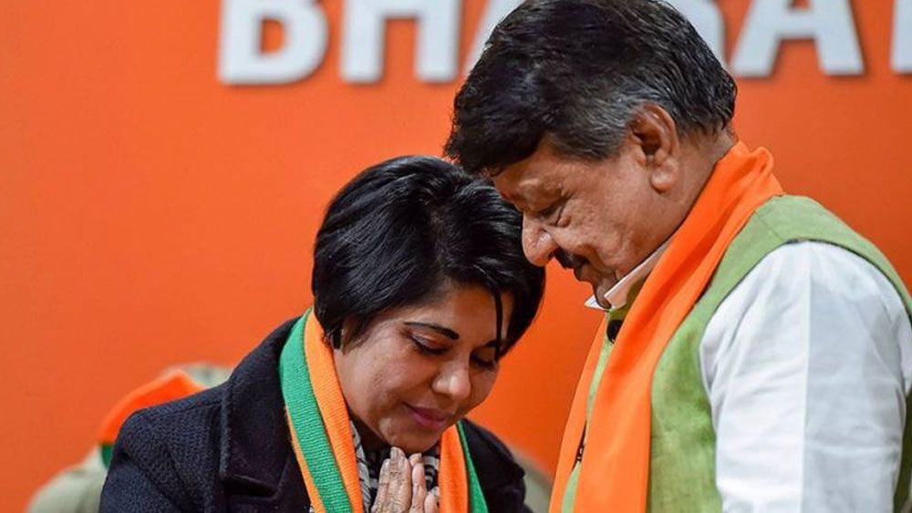 কমিশনকে দেওয়া তথ্য অনুযায়ী, ভারতী ঘোষের নামে কোনও গাড়ি নথিভুক্ত নেই। তবে তাঁর স্বামী রাজুর নামে চারটি গাড়ি নথিভুক্ত রয়েছে, যেগুলির মোট মূল্য ১৮ লক্ষ ৭ হাজার ৫০০ টাকা। যে চারটি গাড়ির উল্লেখ করা হয়েছে হলফনামায়, তার মধ্যে একটি টাটা ইন্ডিকা ভিস্তা, দু’টি ২০১৫ মডেলের ইনোভা এবং একটি মাহিন্দ্রা থর রয়েছে।