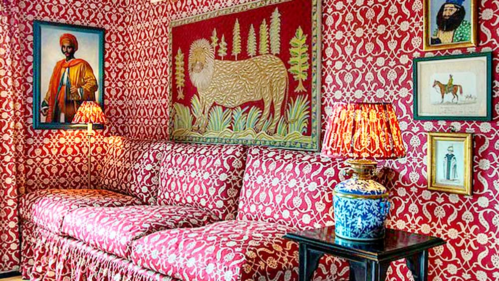 বৈভব: ক্যারি সাইমন্ডসের প্রিয় ‘শোন ব্রিটেন’ ব্র্যান্ডের অন্দরসজ্জার নিদর্শন