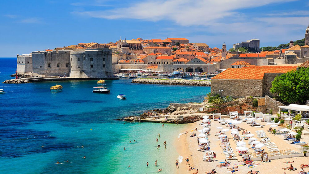 ২০১১ সালের হিসাব অনুযায়ী এর মোট জনসংখ্যা ৪২ হাজার ৬১৫। ১৯৭৯ সালে ইউনেস্কোর বিশ্বের ঐতিহ্যবাহী স্থানের তালিকায় ঢুকে পড়েছে এই সমুদ্র শহর।