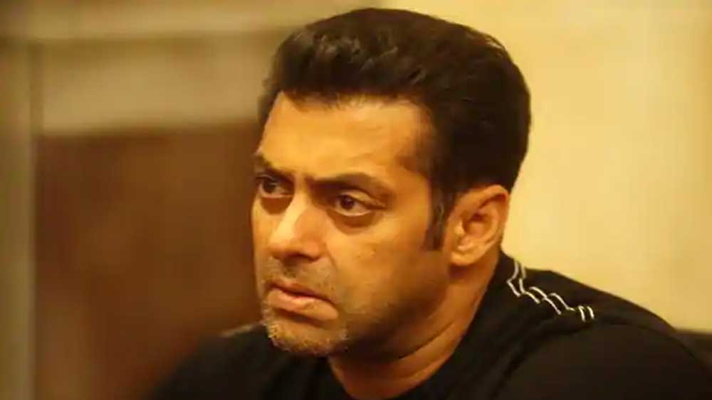 ছবির একটি পর্বের শ্যুটিং হওয়ার কথা ছিল ইস্তানবুলে। কিন্তু শোনা যাচ্ছে, সেই পরিকল্পনা বাতিল করা হয়েছে। পরিবর্তে, শ্যুটিং হবে মুম্বইয়ের স্টুডিয়োতে। সেইমতো সেটও তৈরি হচ্ছে। 