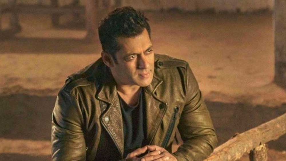 বলিউডে সাধারণত দু’টি কারণে বিদেশে শ্যুটিং বাতিল করা হয়। প্রথমত, গন্তব্যে পৌঁছনর সমস্যা থাকলে।