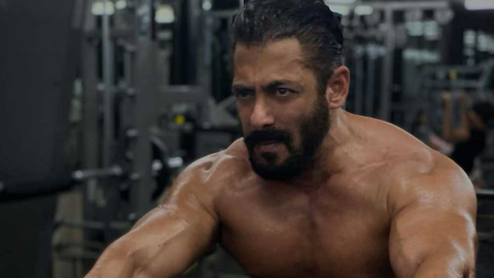 দ্বিতীয়ত, ছবির বাজেট কাটছাঁট করা হলে। তা হলে সলমনের ক্ষেত্রে কোনটা কার্যকর হল? অতিমারির জন্যই কি এই সতর্কতা?