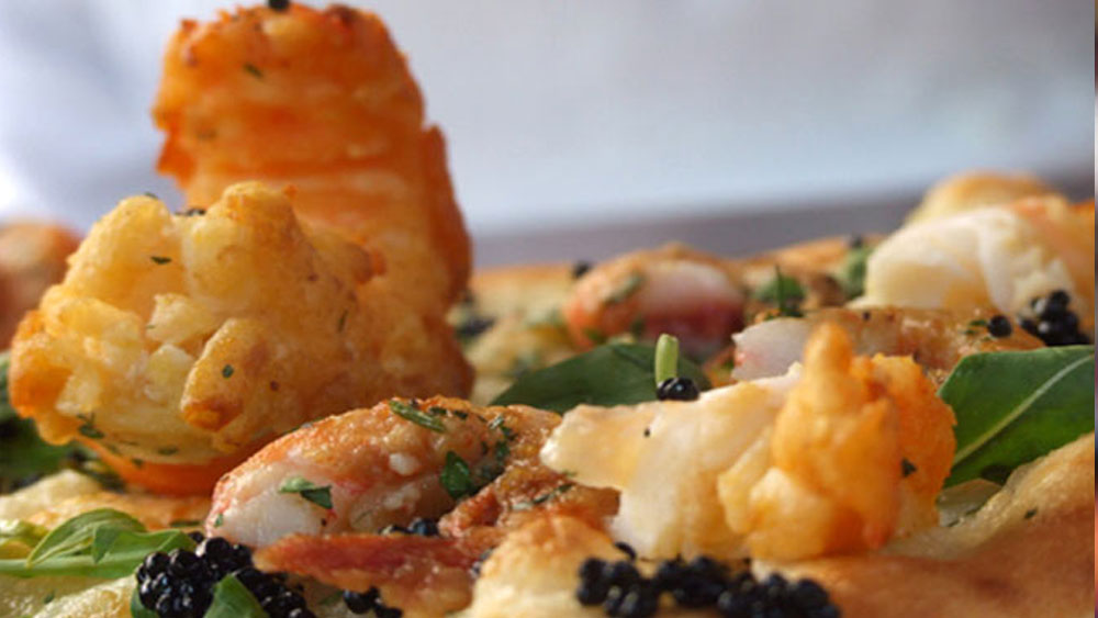 ২০ লাখ বার বিশ্বের সবচেয়ে দামি পিৎজা কিনে খেতে পারবেন। বিশ্বের সবচেয়ে দামি পিৎজা ইতালির লুইস ১৩। এই একটি পিৎজার মূল্য ৭৭ লাখ টাকা।