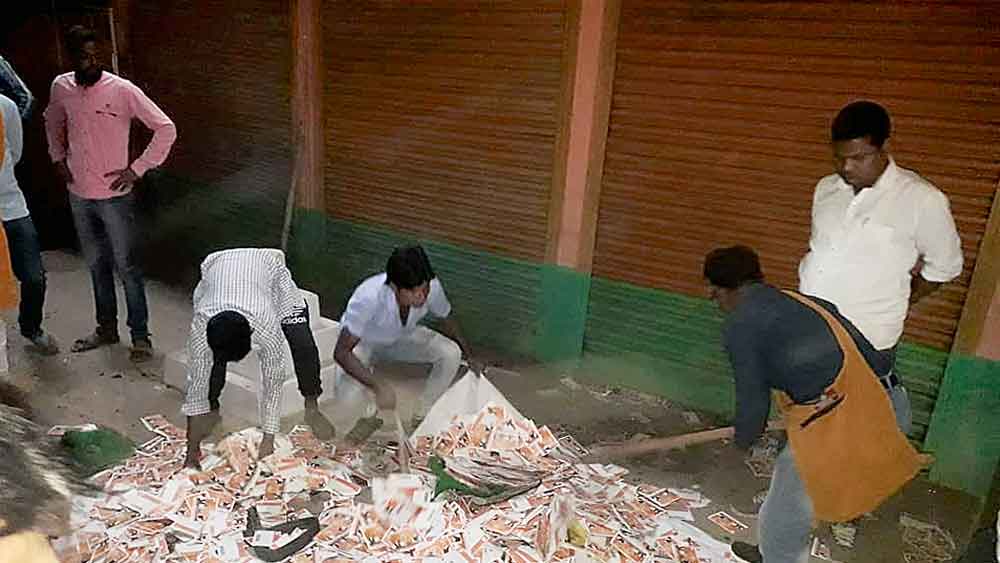  বিজেপির হাওড়া জেলা (গ্রামীণ) কার্যালয় ভাঙচুর। 