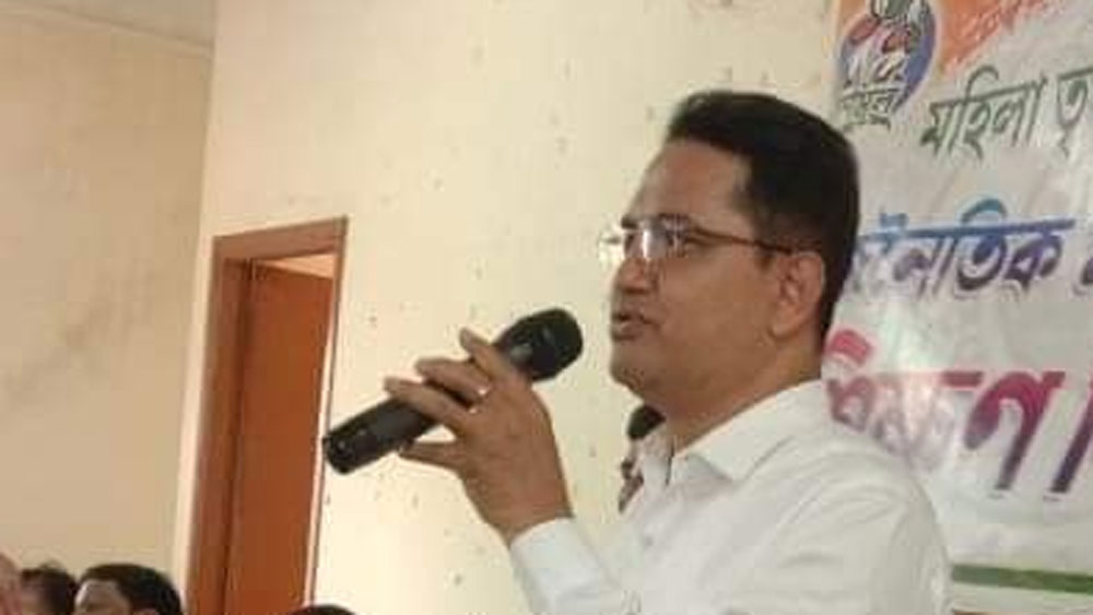 তবে তাঁর স্ত্রীর ৪০ ভরি সোনার গয়না রয়েছে। যার বর্তমান বাজার মূল্য ১৬ লাখ টাকা। হুমাযুন নিজের কোনও গয়নার উল্লেখ করেননি হলফনামায়।