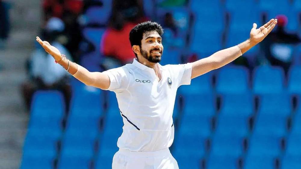 ইংল্যান্ডের বিরুদ্ধে মোতেরা টেস্ট খেলেই ছুটি নিয়েছিলেন বুমরা। বিসিসিআইয়ের তরফে বলা হয়েছিল, ব্যক্তিগত কারণে ছুটি নিয়েছেন ভারতীয় পেসার।