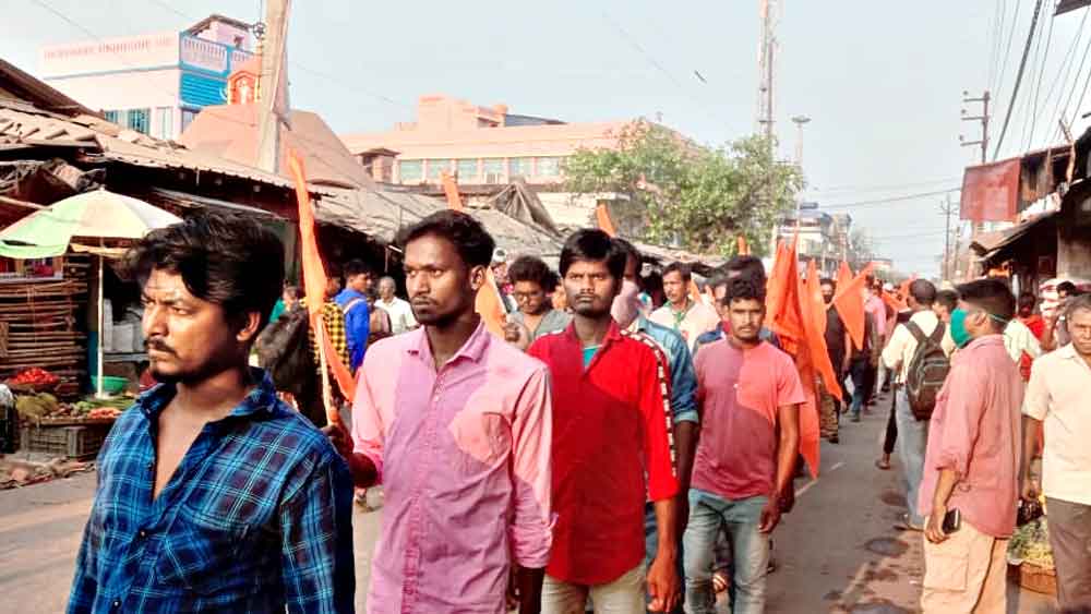 মন্দিরবাজারে প্রার্থী-বদল চেয়ে মিছিল। 