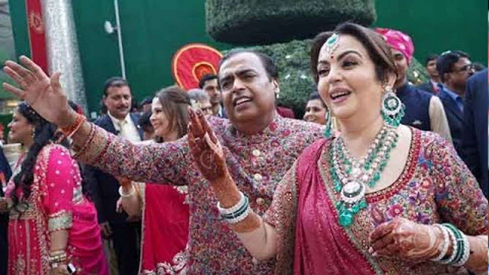 পড়ুয়াদের মনোবল বৃদ্ধিতেও সাহায্য করবে নীতার ভাষণ। সে কারণেই তাঁকে অতিথি শিক্ষিকা হওয়ার আমন্ত্রণ জানানো হয়েছে।