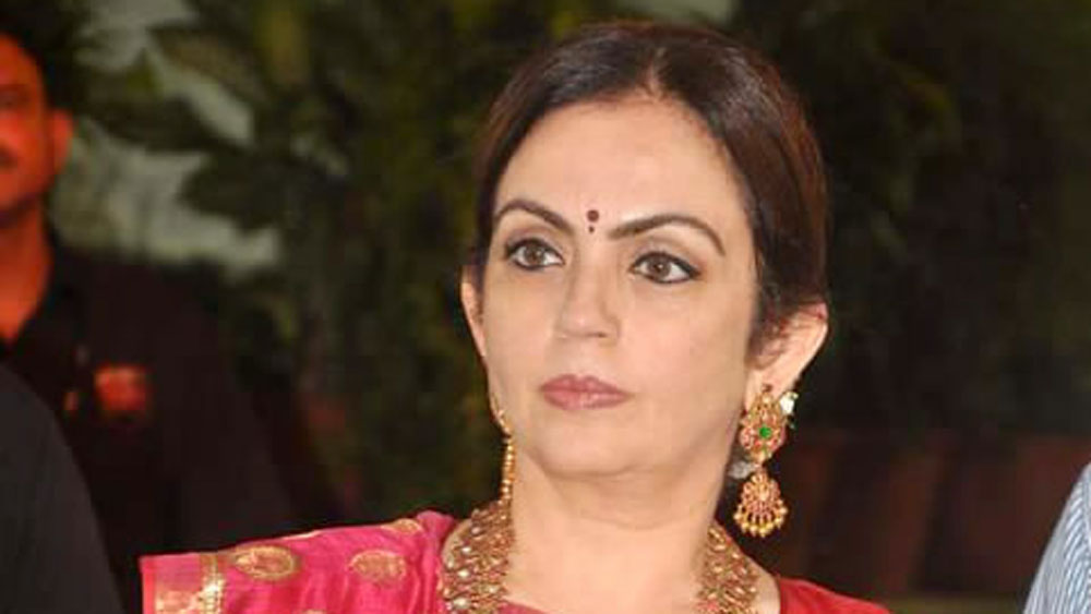 সম্প্রতি তিনি বেনারস হিন্দু বিশ্ববিদ্যালয়ে শিক্ষকতা করার আমন্ত্রণ পেয়েছেন এবং সেই আমন্ত্রণে প্রাথমিক ভাবে ইতিবাচক সাড়াও দিয়েছেন।