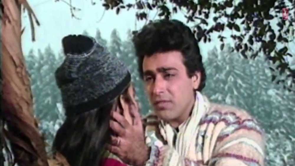 নয়ের দশকের শুরুতে তখন বলিউডে শাহরুখ, আমির, সলমন-সহ একাধিক নতুন মুখ। অন্য দিকে অমিতাভ বচ্চন তখনও স্বমহিমায়। এ ছাড়াও ছিলেন অক্ষয় কুমার, সানি দেওল, গোবিন্দ, সুনীল শেট্টির মতো নায়করাও। ফলে প্রতিযোগিতায় ক্রমে পিছিয়ে পড়তে থাকেন সাহিল।