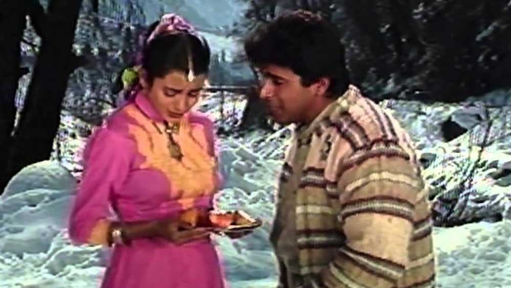 এমনই পরিস্থিতি হয়, সাহিলকে আবার কাজ খুঁজতে হয়। এ বার আর অভিনেতা হিসেবে নয়। তিনি এক ভয়েস ডিরেক্টরের সঙ্গে দেখা করে কাজ চাইলেন।