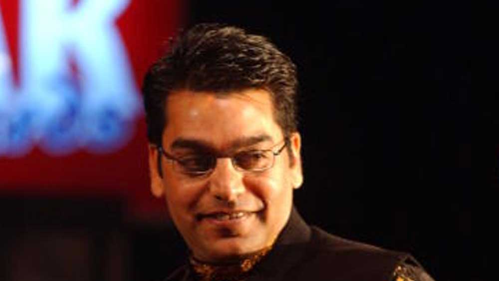 অল্প বয়স থেকেই দেব প্রভাকর শাস্ত্রীর ভক্ত হয়ে পড়েন আশুতোষ। তাঁকে তিনি ডাকতেন ‘দাদাজি’ বলে। জীবনের সব গুরুত্বপূর্ণ সিদ্ধান্ত নেওয়ার আগে তিনি ‘দাদাজি’-র পরামর্শ নিতেন।