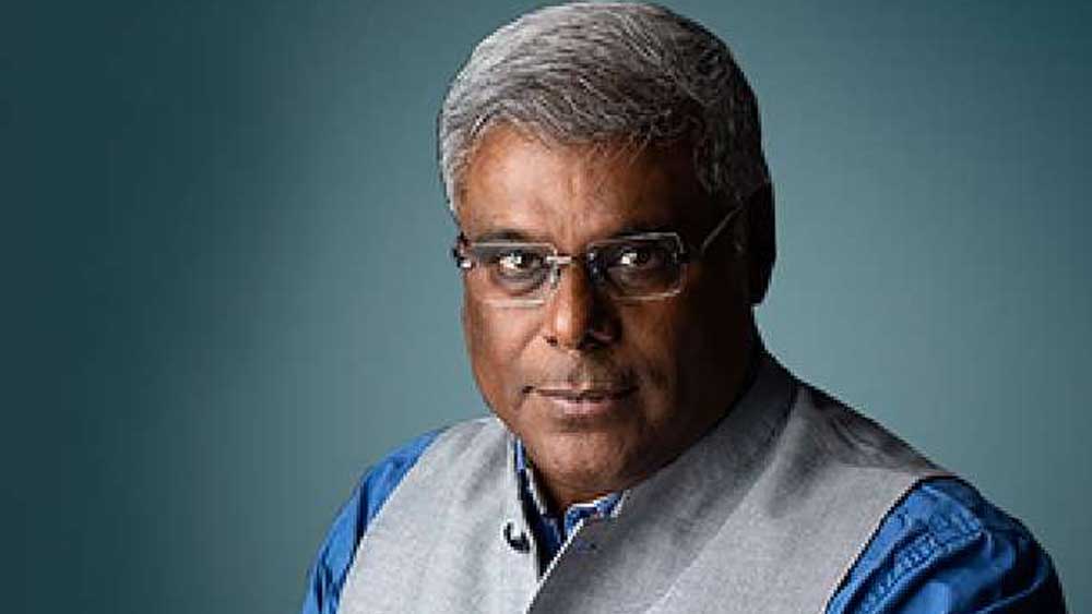 ক্রমে সময়ের সঙ্গে সঙ্গে সমান্তরাল ছবির পাশাপাশি বাণিজ্যিক ছবিরও মূল স্তম্ভ হয়ে উঠলেন আশিস। খলনায়কের ভূমিকায় তাঁর অভিনয় সমান তালে পাল্লা দিত নায়ক নায়িকা বা অন্য চরিত্রাভিনেতার সঙ্গে।