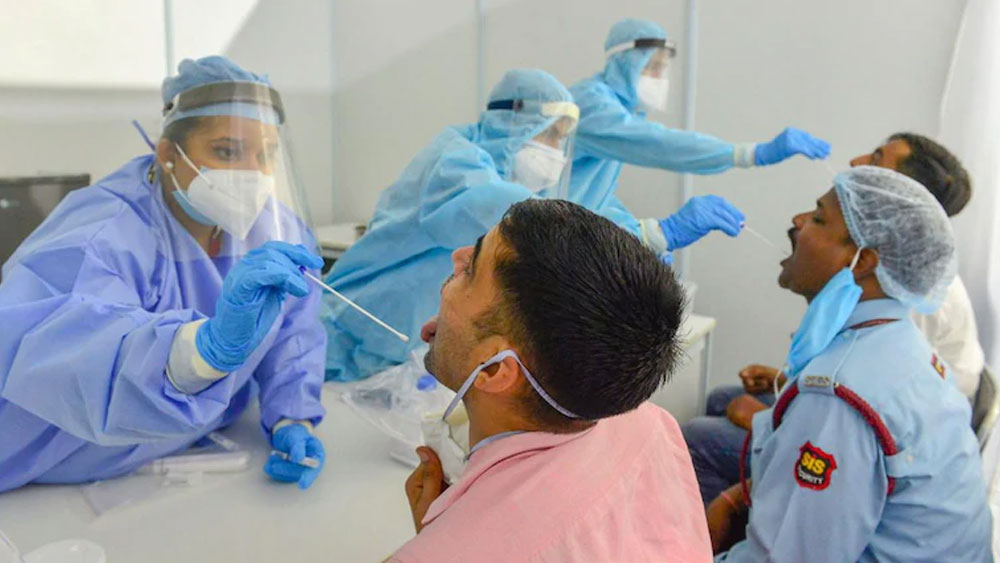 শ্যামল-পুত্রের পর আরও প্রায় পৌনে ৬ লাখ মানুষ করোনায় আক্রান্ত রাজ্যে। 