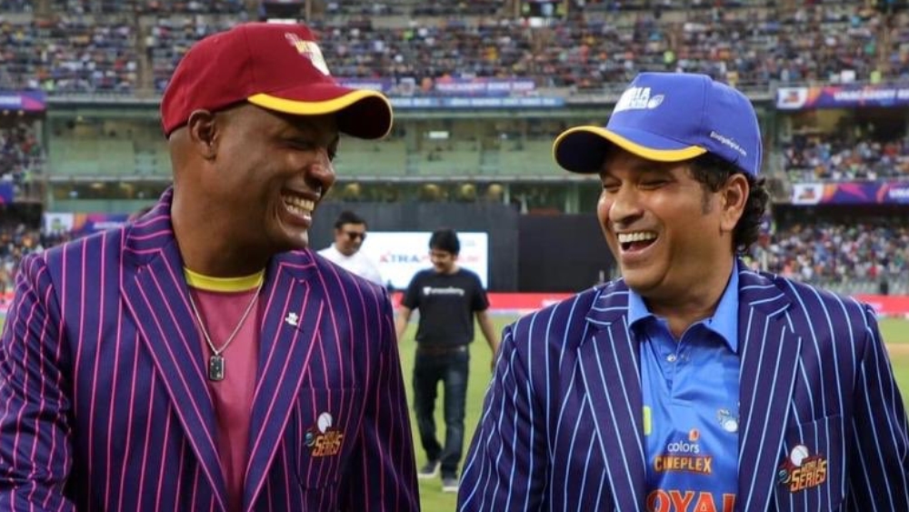 বৃহস্পতিবার বাইশ গজে ফের মুখোমুখি হতে চলেছেন সচিন তেন্ডুলকর এবং ব্রায়ান লারা