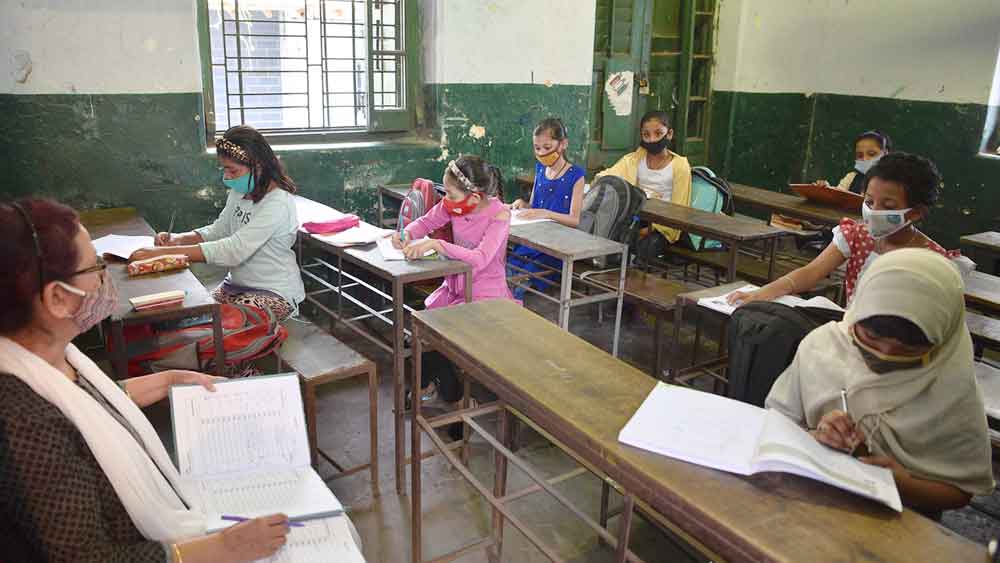 Children forget to write, school opened following the rules 